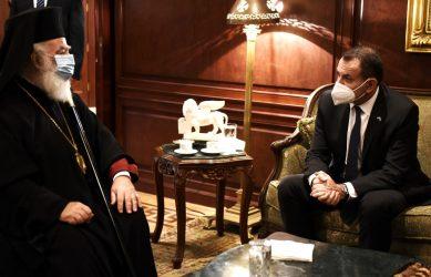 Συνάντηση του Υπουργού Άμυνας με τον Πατριάρχη Αλεξανδρείας Θεόδωρο Β’