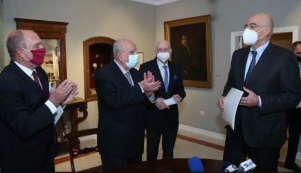 Μνημόνιο συνεργασίας μεταξύ του ΥΠΕΞ και του Μουσείου Καποδίστρια υπέγραψε ο Ν. Δένδιας