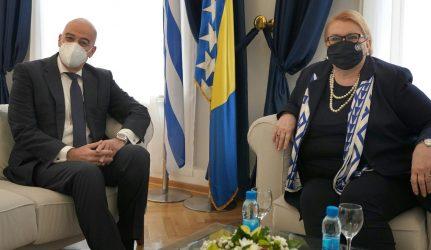 Στην Βοσνία – Ερζεγοβίνη ο Νίκος Δένδιας – Συνάντηση με την ομόλογο του