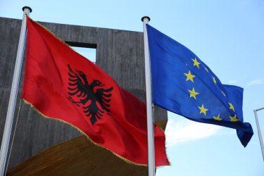 Τίρανα: «Ανεπιθύμητος» Ρώσος διπλωμάτης για παραβίαση των μέτρων κατά του covid