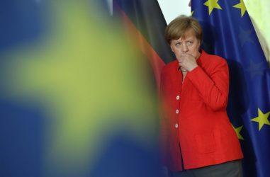 Η Μέρκελ επισκέπτεται την Ουκρανία, δύο ημέρες μετά το ταξίδι στη Ρωσία