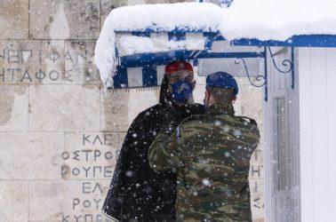 Ενεργοποιείται και ο στρατός για την αντιμετώπιση των προβλημάτων από τις διακοπές ρεύματος