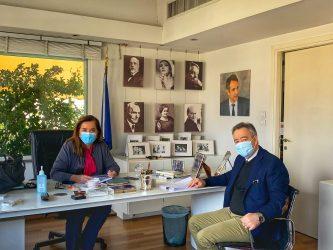0 Αλέκος Κοντός παρέδωσε στην Ντόρα Μπακογιάννη μελέτη για την ανάπτυξη του πρωτογενή τομέα στη Θράκη