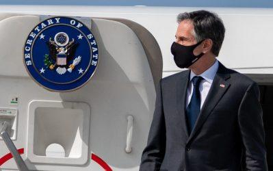 Μπλίνκεν σε Λαβρόφ: Ακλόνητη δέσμευση των ΗΠΑ για την κυριαρχία και την εδαφική ακεραιότητα της Ουκρανίας