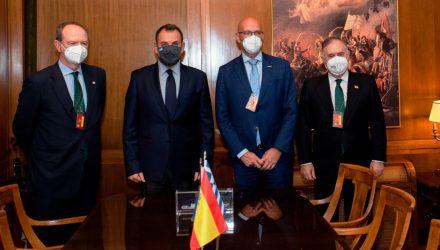 Ο Ισπανός Πρέσβης παρουσίαση την πρόταση της χώρας του για τις φρεγάτες