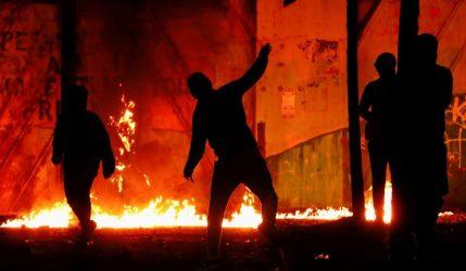 Συνεχίζονται οι ταραχές στην Βόρεια Ιρλανδία –  Λευκός Οίκος εξέφρασε  την ανησυχία του