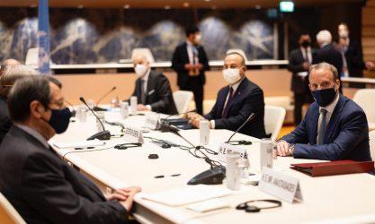 Βρετανός ΥΠΕΞ για την Άτυπη Πενταμερή: Δεν υπάρχει ακόμα κοινό έδαφος για να προχωρήσουμε σε επίσημες διαπραγματεύσεις