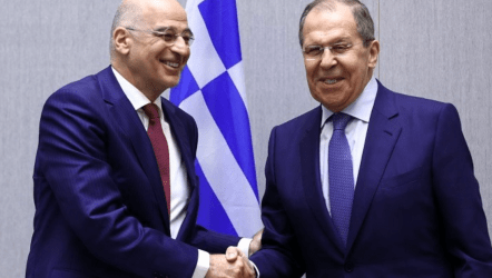 Τηλεφωνική επικοινωνία Δένδια – Λαβρόφ