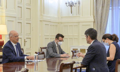 Συνάντηση Νίκου Δένδια με τον Γάλλο Πρέσβη