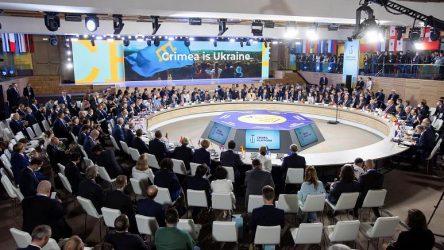 Τσαβούσογλου στο «Κριμαϊκής πλατφόρμας»: Δεν θα αναγνωρίσουμε την παράνομη κατοχή από τη Ρωσία –  Ζελένσκι: Δεν μπορούμε μόνοι να επανακτήσουμε την Κριμαία