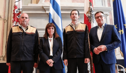 Αυστριακός Πυροσβέστης στην Πρόεδρο της Δημοκρατίας για τις πυρκαγιές: Σε περίπτωση που συμβεί ξανά θα είμαστε και πάλι πρόθυμοι