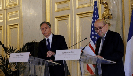 Λε Ντριάν σε Μπλίνκεν: Η έξοδος από την κρίση θα πάρει «χρόνο» και προϋποθέτει «πράξεις»