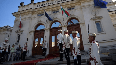 Βουλγαρία: Ανανέωση της εμπιστοσύνης προς τον Ρούμεν Ράντεφ για την συνέχιση της αλλαγής