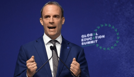 Ράαμπ: Η Βρετανία μπορεί να χρειαστεί να αναπτύξει στρατιωτικές ικανότητες για να επιχειρεί χωρίς τις ΗΠΑ