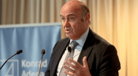 Λουίς ντε Γκίντος: Η οικονομία της ευρωζώνης αναπτύσσεται ταχύτερα από τις προβλέψεις