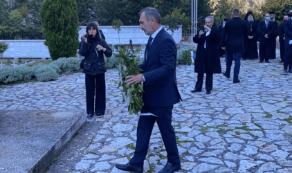 Βόρεια Ήπειρος: Στις τελετές μνήμης προς τιμήν των Ελλήνων Πεσόντων στην Κλεισούρα και στους Βουλιαράτες ο υφυπουργός Εξωτερικών Ανδρέας Κατσανιώτης