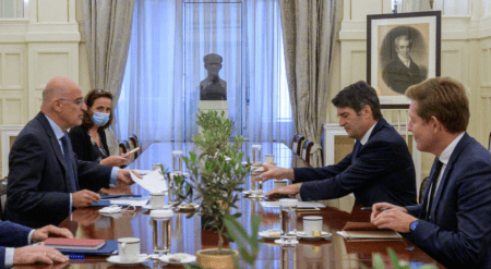 Ο Υπουργός Εξωτερικών επέδωσε ρηματική διακοίνωση στον Γάλλο πρέσβη για την επικύρωση της συμφωνίας Ελλάδας- Γαλλίας