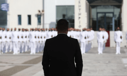 Ο Νίκος Χαρδαλιάς στην τελετή ορκωμοσίας των νέων Ικάρων