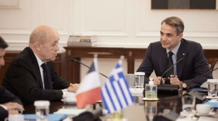 Συνάντηση του πρωθυπουργού με τον Γάλλο ΥΠΕΞ