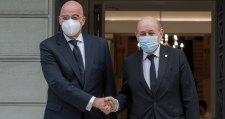Νίκος Δένδιας: Να ακολουθήσουν και άλλα κράτη-μέλη της ΕΕ το παράδειγμα της Γαλλίας και να μην εξοπλίζουν χώρες που απειλούν με πόλεμο
