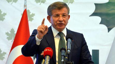 Νταβούτογλου σε Ερντογάν: Μην αφήνεις τον γαμπρό σου να διαχειρίζεται την οικονομία στα παρασκήνια