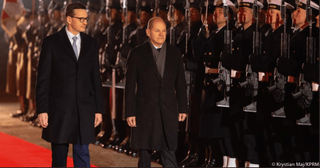 Πολωνία: Ρωσία, ενέργεια και μεταναστευτικό στην ατζέντα Σολτς