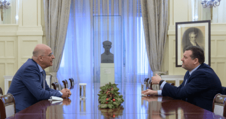 Η Ανατολική Μεσόγειος και το Κυπριακό στο επίκεντρο της συνάντησης Νίκου Δένδια με τον Κύπριο πρέσβη