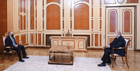 Το τέλος ενός πολέμου και μιας εποχής απομόνωσης φέρνει ανταγωνιστές και ειρήνη στον Καύκασο