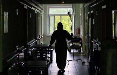 Διευθυντής του FBI: Η πανδημία είναι πολύ πιθανό να οφείλεται σε διαρροή από εργαστήριο στην Ουχάν