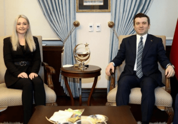 Στην Τουρκία Έλληνες Μουσουλμάνοι παρέλαβαν νέες οδηγίες για την αναδιευθέτηση των κύκλων επιρροής στην Θράκη