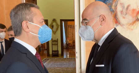 Ταξίδι στην πιο σημαντική χώρα της Δυτικής Ασίας ανακοίνωσε ο Υπουργός Εξωτερικών