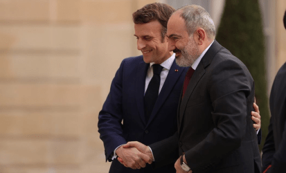 Σε Μπακού και Ερεβάν ο Μακρόν για αποφευχθεί ένας νέος πόλεμος;