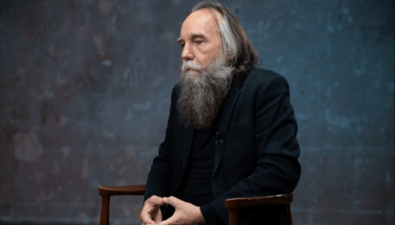 Αλεξάντρ Ντούγκιν: Oι πιθανότητες ενός πυρηνικού Αρμαγεδδώνα αυξάνονται καθημερινά
