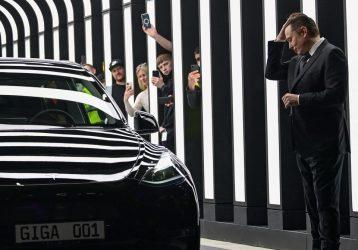 Η Tesla χάνει αξία 126 δισεκατομμυρίων δολαρίων εν μέσω ανησυχίας για την εξαγορά του Twitter με τον Έλον Μασκ