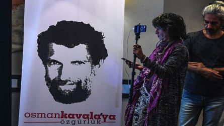 ΥΠΕΞ: Η Ελλάδα καταδικάζει έντονα την καταδίκη του Οσμάν Καβάλα από τουρκικό δικαστήριο