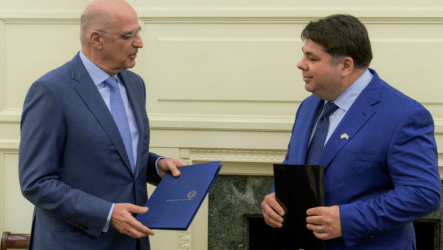 Συνάντηση Δένδια με τον Αμερικανό πρέσβη – Ανταλλαγή ρηματικών διακοινώσεων για τη MDCA