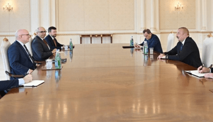 Ο Πρόεδρος του Αζερμπαϊτζάν δέχεται τον Ανώτερο Σύμβουλο του Υπουργείου Εξωτερικών των ΗΠΑ για τον Καύκασο