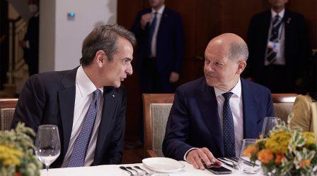 Συνάντηση Μητσοτάκη – Σολτς: Οικονομική συνεργασία, ενεργειακή κρίση, Ουκρανία και τουρκική προκλητικότητα στην ατζέντα
