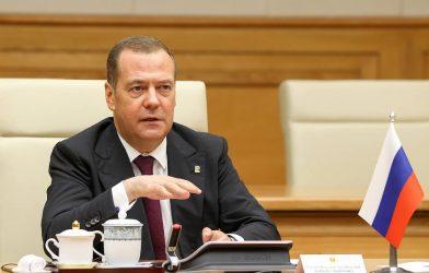 Μεντβέντεφ: Η Ρωσία θα μπορούσε να προσαρτήσει την Αμπχαζία και τη Νότια Οσετία