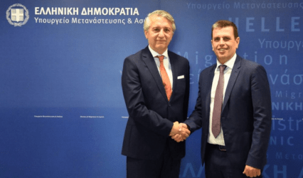 Καιρίδης προς Τούρκο πρέσβη στην Αθήνα: Δεν πρέπει να χαθεί η ιστορική ευκαιρία