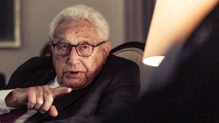 Ο Κινέζος πρόεδρος συνάντησε στο Πεκίνο τον πρώην υπουργό Εξωτερικών των ΗΠΑ Χένρι Κίσινγκερ