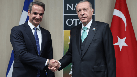 Κυβερνητικές πηγές: Έμφαση στην αμοιβαία επωφελή θετική ατζέντα κατά την επικείμενη συνάντηση Μητσοτάκη – Ερντογάν