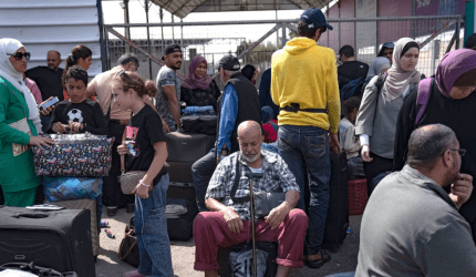 Συνεχίζεται η απομάκρυνση χιλιάδων αλλοδαπών από τη Γάζα -12 Έλληνες πολίτες αποχώρησαν με ασφάλεια