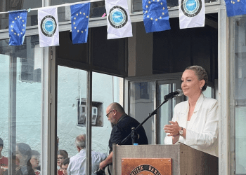 Πρόεδρος του ακροδεξιού ΚΙΕΦ: Οι Τουρκάλες της Δυτικής Θράκης είναι πολύ δυνατές