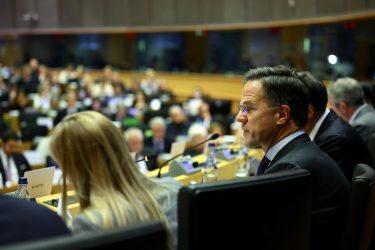 Ο Γενικός Γραμματέας του ΝΑΤΟ ζητά να αυξηθούν οι αμυντικές δαπάνες πάνω από το 2% του ΑΕΠ