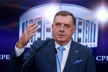 Οι αρχές της Βοσνίας εξέδωσαν ένταλμα σύλληψης για τον Σέρβο ηγέτη Μίλοραντ Ντόντικ